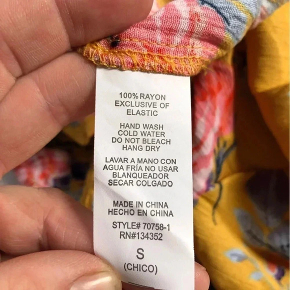 Off Shoulder Floral Top - Picture 10 of 11